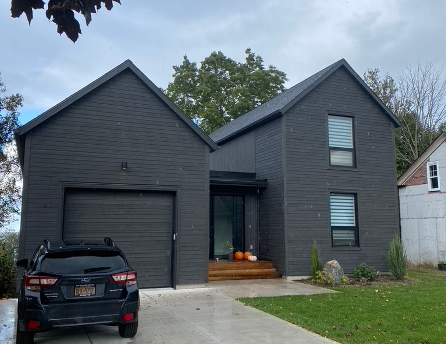 Professional vinyl siding installation crew in Port Elgin