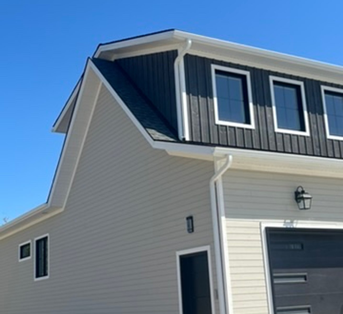 Seamless eavestrough installation in Port Elgin